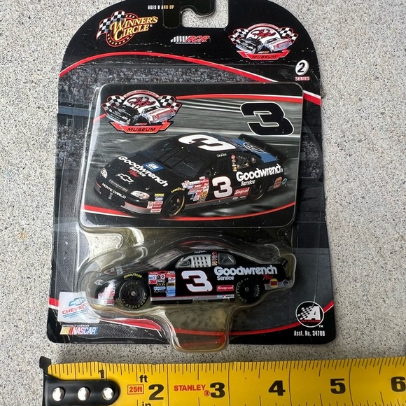 Dale Earnhardt #3 Winners Circle
Action Goodwrench Car 1:64
Series 2 & Key Chain - Picture 8 of 9
